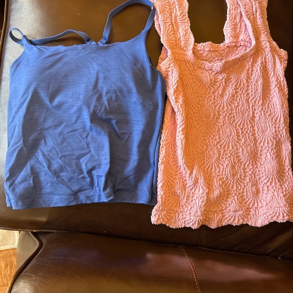Crop tops (2) - Picture 1 of 1